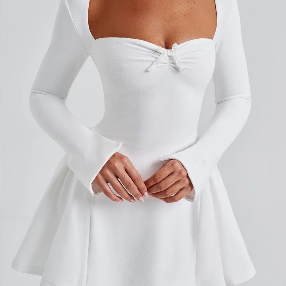 Chic White Long Sleeve Mini Dress - Picture 5 of 5